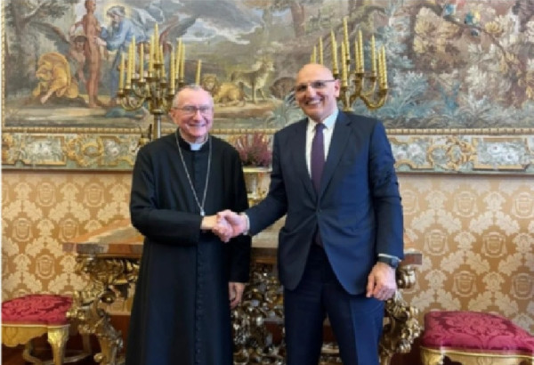 ELTCHIN AMIRBEKOV A DISCUTE AU VATICAN DU DEVELOPPEMENT DE LEUR COOPERATION BILATERALE