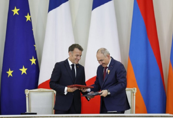 MACRON PROMET A L'ARMENIE CE QU'IL EST INCAPABLE DE LUI OFFRIR