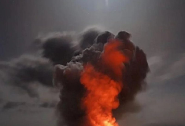 DES DEBRIS DE DRONES PROVOQUENT UN INCENDIE DANS UNE USINE GAZIERE A ASTRAKHAN, EN RUSSIE