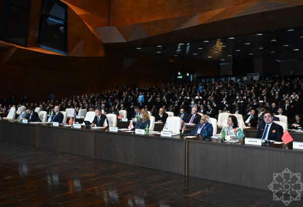 WUF13 : UN SOMMET DES DIRIGEANTS RÉUNIT DE NOMBREUSES DÉLÉGATIONS INTERNATIONALES À BAKOU