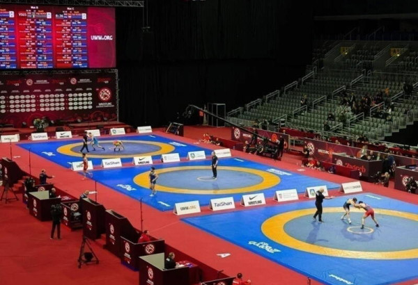 QUATRE LUTTEURS AZERBAÏDJANAIS QUALIFİÉS POUR LES DEMI-FINALES DES CHAMPIONNATS D’EUROPE U15