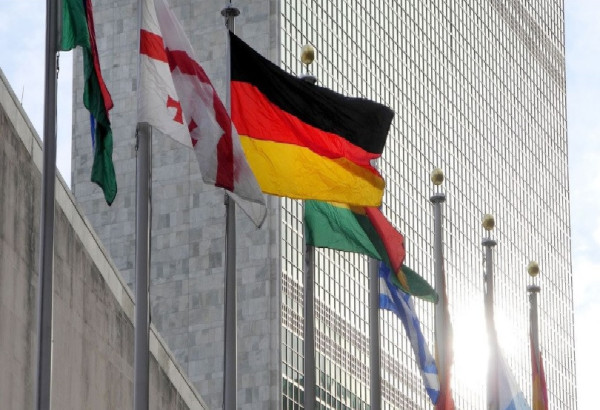 VISER BAKOU, MENAGER MOSCOU: L'HERITAGE TOXIQUE DE LA POLITIQUE ETRANGERE HYBRIDE DE L'ALLEMAGNE