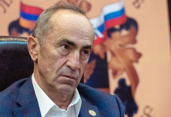 ROBERT KOTCHARIAN AFFIRME QU’IL NE REMETTRAIT PAS EN CAUSE LES NÉGOCIATIONS AVEC BAKOU