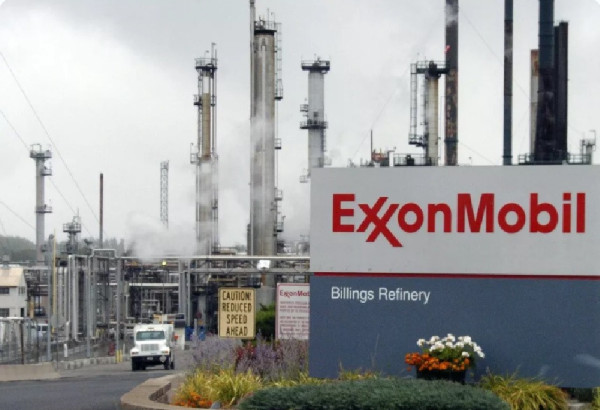LE KAZAKHSTAN ENVISAGE L'OLEODUC BAKOU-SOUPSA POUR SES EXPORTATIONS DE PETROLE