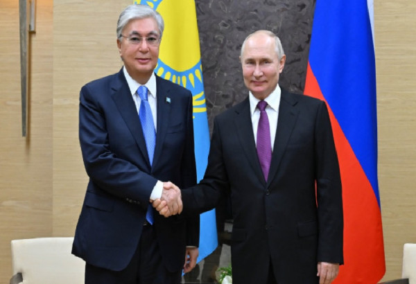UN COURT BILAN DES RELATIONS ECONOMIQUES ENTRE KAZAKHSTAN ET RUSSIE A L'OCCASION DE LA VISITE DE POUTINE A ASTANA