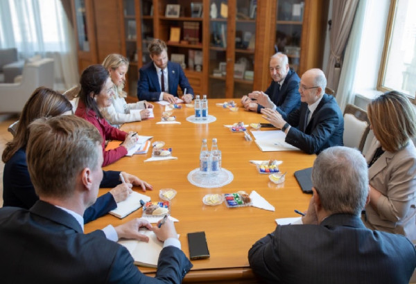 L'AZERBAIDJAN ET LA COMMISSION DE L'U.E. PASSENT EN REVUE LEUR COOPERATION ENERGETIQUE STRATEGIQUE DANS DES SECTEURS CLE