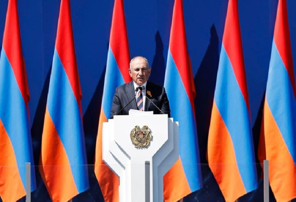 A EREVAN, ENTRE UN DEFILE MILITAIRE MARQUE PAR "L'APRES-KARABAGH" ET LES DIVERSES PRESSIONS RUSSES A L'APPROCHE DES ELECTIONS