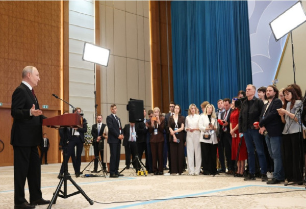 POUTINE AVERTIT A NOUVEAU L'ARMENIE D'UN "SCENARIO A L'UKRAINIENNE" ET PROMET DE "RASER" TOUT PAYS QUI ATTAQUERAIT KALININGRAD