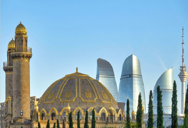 LE RECIT AMERICAIN OCCIDENTAL SUR LE PAYSAGE RELIGIEUX DE L'AZERBAIDJAN PASSE A COTE DE L'ESSENTIEL