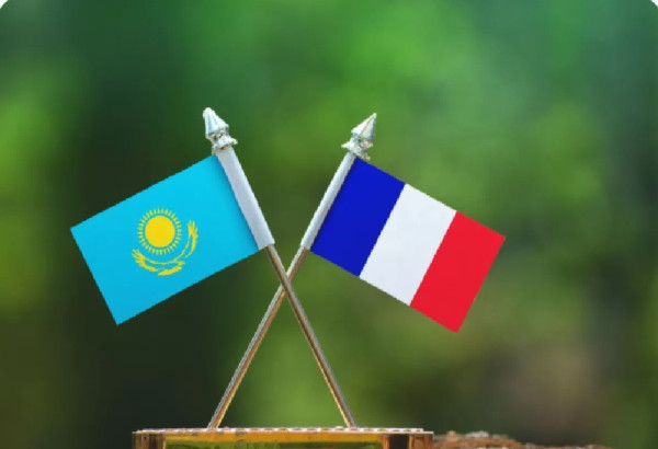 LE KAZAKHSTAN SE TOURNE VERS LA FRANCE A MESURE QUE PROGRESSE SON PROJET DE CENTRALE NUCLEAIRE