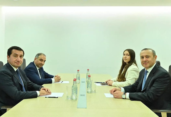 NIKOL PACHINIAN JUGE IMPORTANTE LA RENCONTRE ENTRE HIKMET HAJIYEV ET ARMEN GRIGORIAN