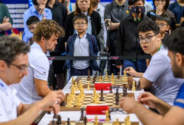 ECHECS: LE JEUNE AZERBAÏDJANAIS AYDIN SULEYMANLI CREE LA SURPRISE EN BATTANT MAGNUS CARLSEN AU CHAMPIONNAT DU MONDE PAR EQUIPES DE PARTIES RAPIDES