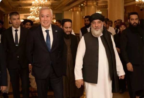 LE KAZAKHSTAN ET L'AFGHANISTAN VISENT 3 MILLIARDS DE DOLLARS D'ECHANGES COMMERCIAUX