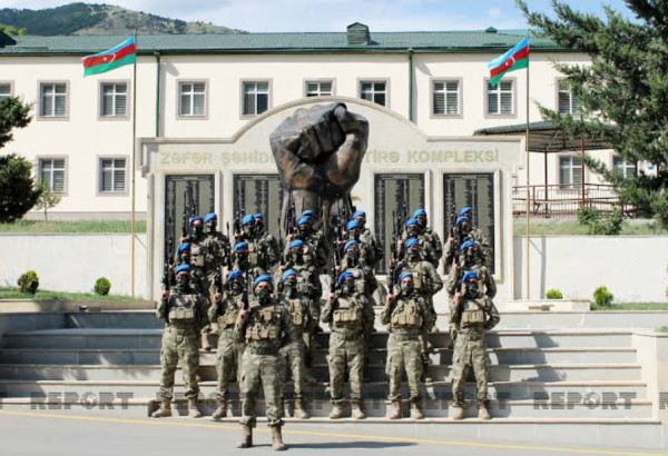 LE FACTEUR DE LA VICTOIRE TOTALE: COMMENT L'AZERBAIDJAN A BATI UNE ARMEE DE MILICES DE VOLONTAIRES EN ARMEE SOLIDE DU XXIe SIECLE