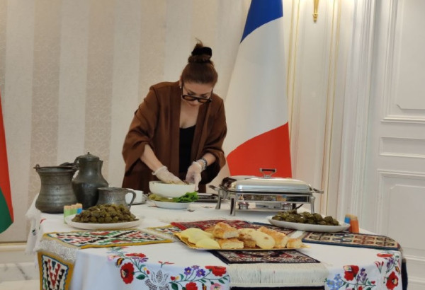 UN ASPECT DE LA RICHE CULTURE CULINAIRE DE L'AZERBAIDJAN MISE A L'HONNEUR A PARIS