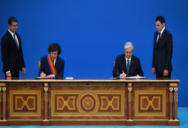 LE KAZAKHSTAN ET LA GEORGIE CONCLUENT UN ENSEMBLE D'ACCORDS STRATEGIQUES A ASTANA