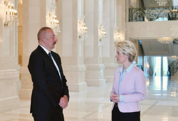 L'EUROPE SOUHAITE RENFORCER SON PARTENARIAT AVEC L'AZERBAIDJAN: VON DER LEYEN EN VISITE DETRAVAIL A BAKOU
