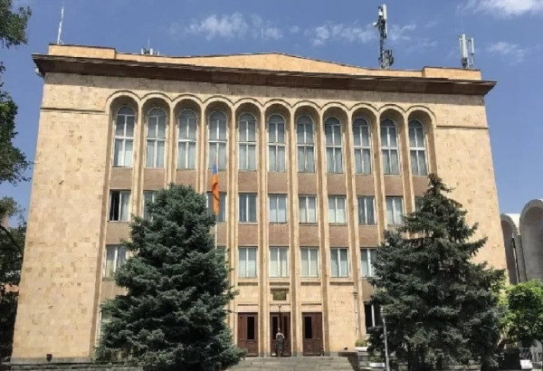 PACHINIAN REITERE SA VOLONTE DE FAIRE ADVENIR UNE NOUVELLE CONSTITUTION EN ARMENIE