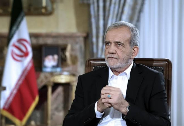 PEZECHKIAN AURAIT CONVAINCU KHAMENEI D'ACCEPTER UN CESSEZ-LE-FEU EN MENAÇANT DE DÉMISSIONNER