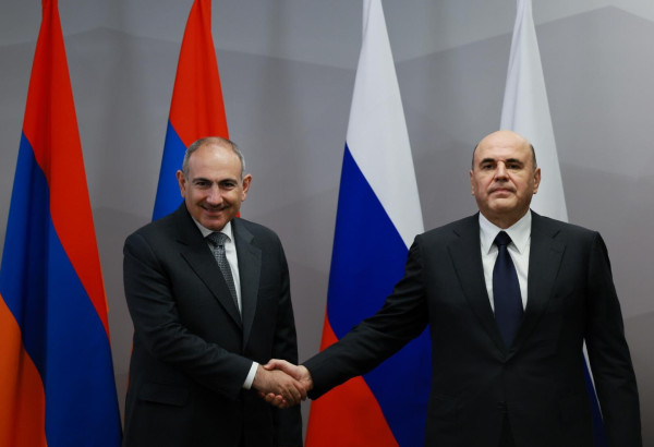 NOUS SOMMES INTÉRESSÉS PAR LE DÉVELOPPEMENT DE NOS RELATIONS AVEC LA RUSSIE ET PAR NOTRE PARTICIPATİON À L'U.E.E.A., DÉCLARE PACHINIAN LORS DE SA RENCONTRE AVEC MICHOUSTINE