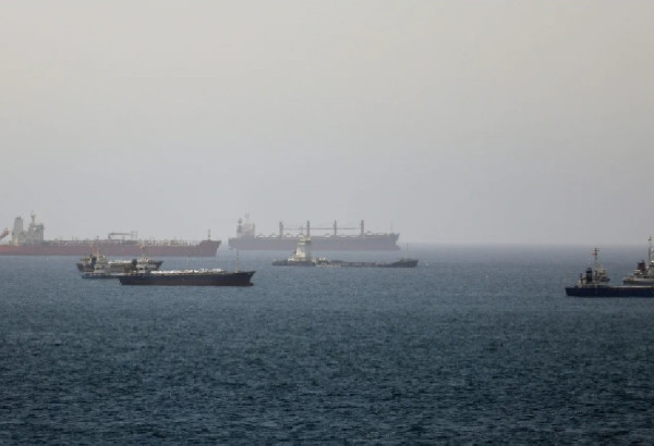 APRES ORMOUZ: LE MONDE REDOUTE DESORMAIS UN EXCEDENT DE PETROLE (BLOOMBERG)