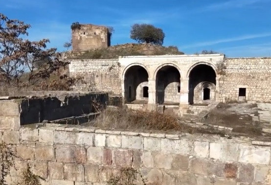 « DES MONUMENTS ONT ÉTÉ ENDOMMAGÉS, MAIS LES INSPECTEURS NE SONT JAMAIS VENUS » : L’IMPASSE DE LONGUE DATE ENTRE BAKOU ET L’UNESCO