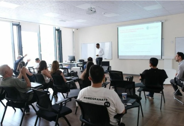 À L’UNIVERSITÉ DU KARABAGH, DES PROGRAMMES ÉLABORÉS AVEC DE PRESTIGIEUSES UNIVERSITÉS BRITANNIQUES