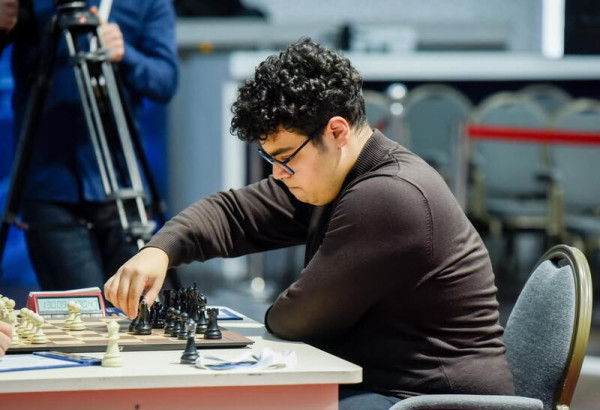 ÉCHECS : AYDIN SULEYMANLI RESTE DANS LA COURSE AU TITRE AU "GRANDMASTER TRIATHLON" DE BIENNE, EN SUISSE