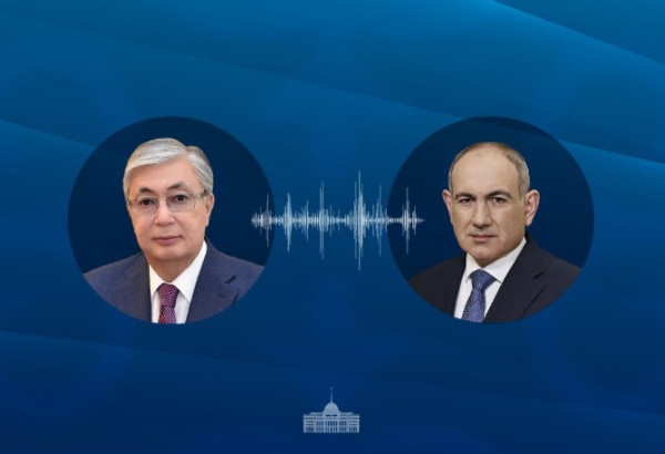 TOKAYEV ET PACHINIAN DISCUTENT DE L’ÉLARGISSEMENT DE LA COOPÉRATION ENTRE LE KAZAKHSTAN ET L’ARMÉNIE