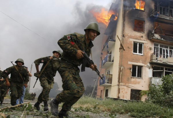 RETOUR SUR LA GUERRE DE 5 JOURS ENTRE LA GÉORGIE ET LA RUSSIE EN AOÛT 2008 : CONTEXTE POLITIQUE ET OPÉRATIONS MILITAIRES
