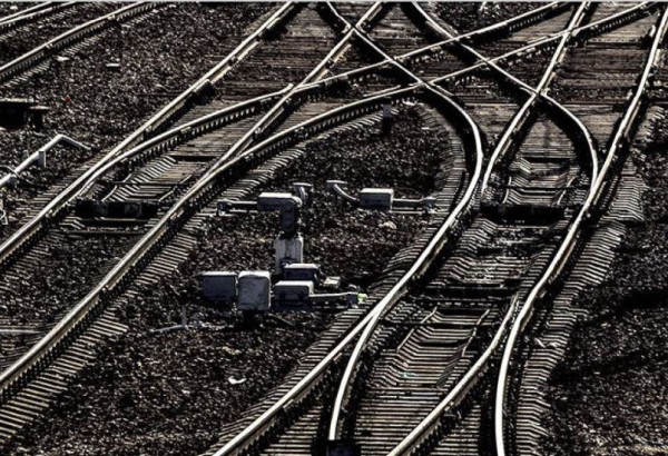 LA RUSSIE ET LE PAKISTAN ŒUVRENT AU LANCEMENT DE LEUR PREMIÈRE LIAISON FERROVIAIRE BILATÉRALE DE FRET