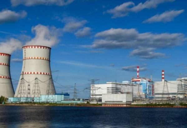 VU DE BAKOU. INSOLITE. LA PLUS GRANDE CENTRALE NUCLÉAIRE DE FRANCE S’EST ARRÊTÉE