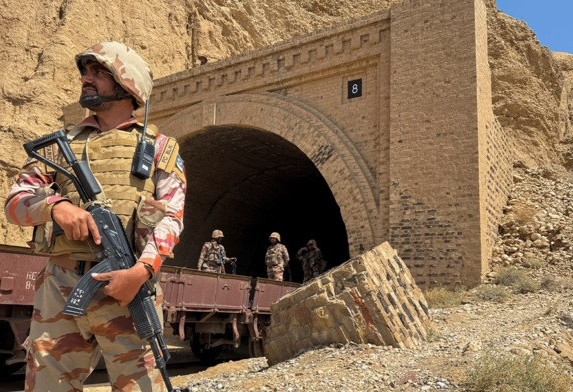 18 TERRORISTES ET TROIS CIVILS TUÉS AU BALOUTCHISTAN, AU PAKISTAN