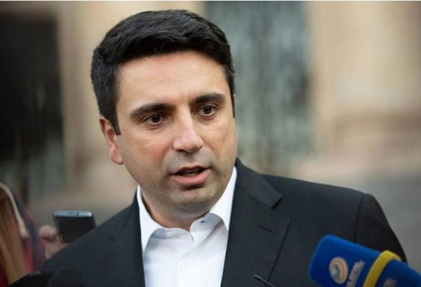 L’ARMÉNIE N’EMPÊCHERA PAS LES RUSSES CHERCHANT À ÉVITER LA MOBILISATION D’ENTRER DANS LE PAYS, AFFIRME SIMONYAN