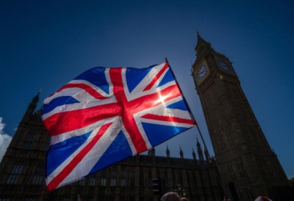 MOSCOU MENACE LONDRES DE FRAPPES