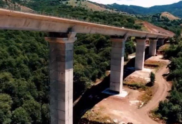 LA NOUVELLE AUTOROUTE KALBAJAR-LATCHINE RÉDUIRA DE 32 KILOMÈTRES LA DISTANCE ENTRE LES DEUX VILLES
