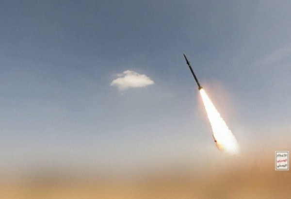 LES HOUTHIS CIBLENT LA CÔTE OUEST DU YÉMEN AVEC 14 MISSILES