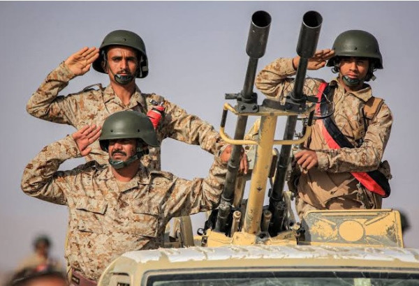 L’ARMÉE YÉMÉNITE ABAT TROIS DRONES DES HOUTHIS DANS LE GOUVERNORAT DE TAÏZ