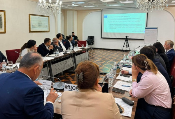 L’OUZBÉKISTAN ET LE KAZAKHSTAN AVANCENT DANS LES DISCUSSIONS SUR UN AQUIFÈRE TRANSFRONTALIER