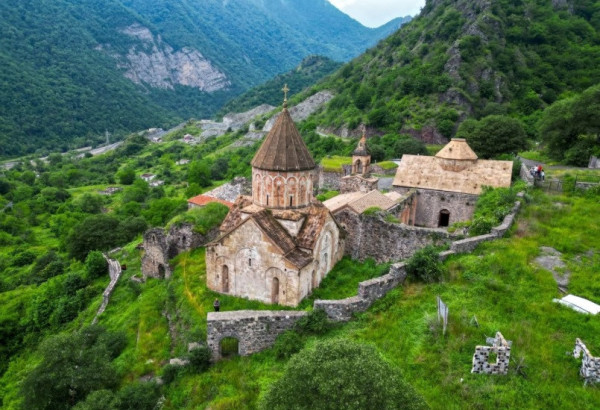 POURQUOI LE PATRIMOINE DE L’ALBANIE DU CAUCASE DÉRANGE-T-IL L’ARMÉNIE ? UNE SUITE À LA VISITE DE LA DÉLÉGATION DIPLOMATIQUE AU KARABAGH