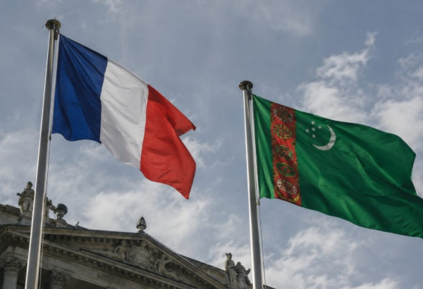 TURKMÉNISTAN : L’AGENDA PARISIEN DE BERDIMUHAMEDOV SE CONCRÉTISE À TRAVERS DE NOUVEAUX ACCORDS COMMERCIAUX