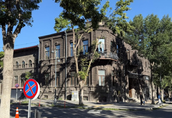 UNE ÉVOCATION DE LA VILLE DE KARS, EN TURQUIE, ET DE SES LIENS FORTS AVEC LES AZERBAÏDJANAIS
