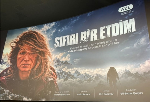 UN DOCUMENTAIRE SUR L’ALPINISTE AZERBAÏDJANAISE QUI A GRAVI L’EVEREST A ÉTÉ PRÉSENTÉ À BAKOU