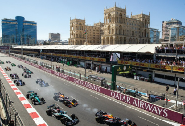 BAKOU SOUS LES PROJECTEURS AVEC LE DÉBUT DU GRAND PRIX D’AZERBAÏDJAN DE FORMULE 1