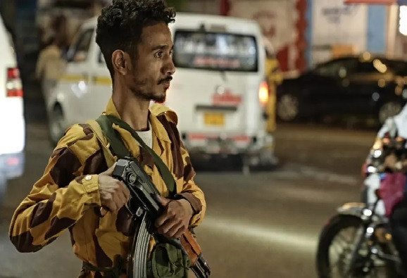 LES HOUTHIS ET « LE PACTE DE LA MECQUE » : IL N’IMPLIQUE PAS UNE OBLIGATION D’INTERVENTION AU YÉMEN EN SOUTIEN AU POUVOIR OFFICIEL