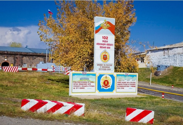 BASE DE GYUMRI ET PRIX DU GAZ : MOSCOU SE DIT PRÊTE À DISCUTER AVEC EREVAN