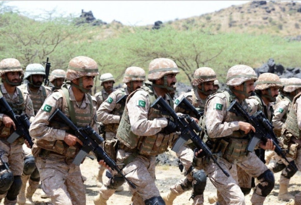DANS UN CONTEXTE DE TENSIONS CROISSANTES, LE PAKISTAN ENVOIE DES SOLDATS EN ARABIE SÉOUDITE