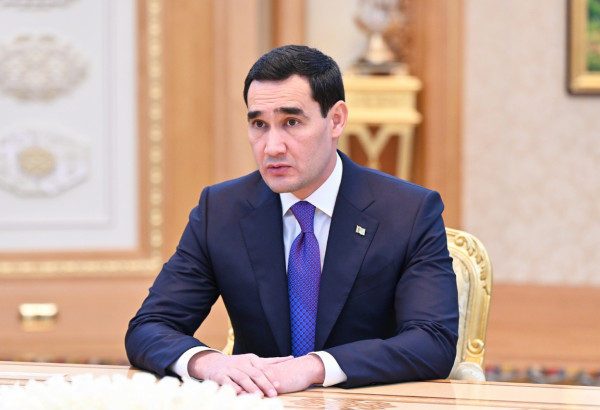 BERDYMOUKHAMEDOV DÉFINIT CE QU’IL CONSIDÈRE COMME LES PRIORITÉS DE LA COOPÉRATION ENTRE L’ASIE CENTRALE ET L’AZERBAÏDJAN