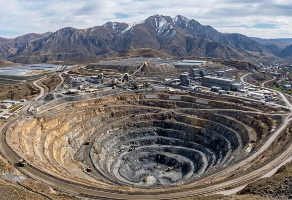 L’ARMÉNIE LANCE L’EXPLOITATION DE LA MINE D’AMULDAG, MALGRÉ LES RISQUES ENVIRONNEMENTAUX DÉNONCÉS PAR L’AZERBAÏDJAN