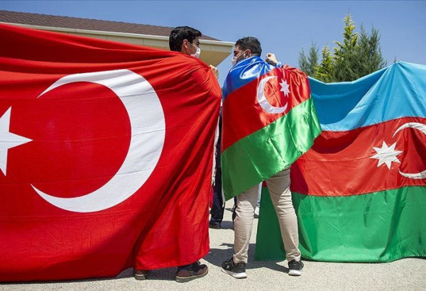 UN ÉDITORIALISTE TURC MET ANKARA EN GARDE CONTRE TOUTE TENTATION D’IMPOSER SA VOLONTÉ À L’AZERBAÏDJAN